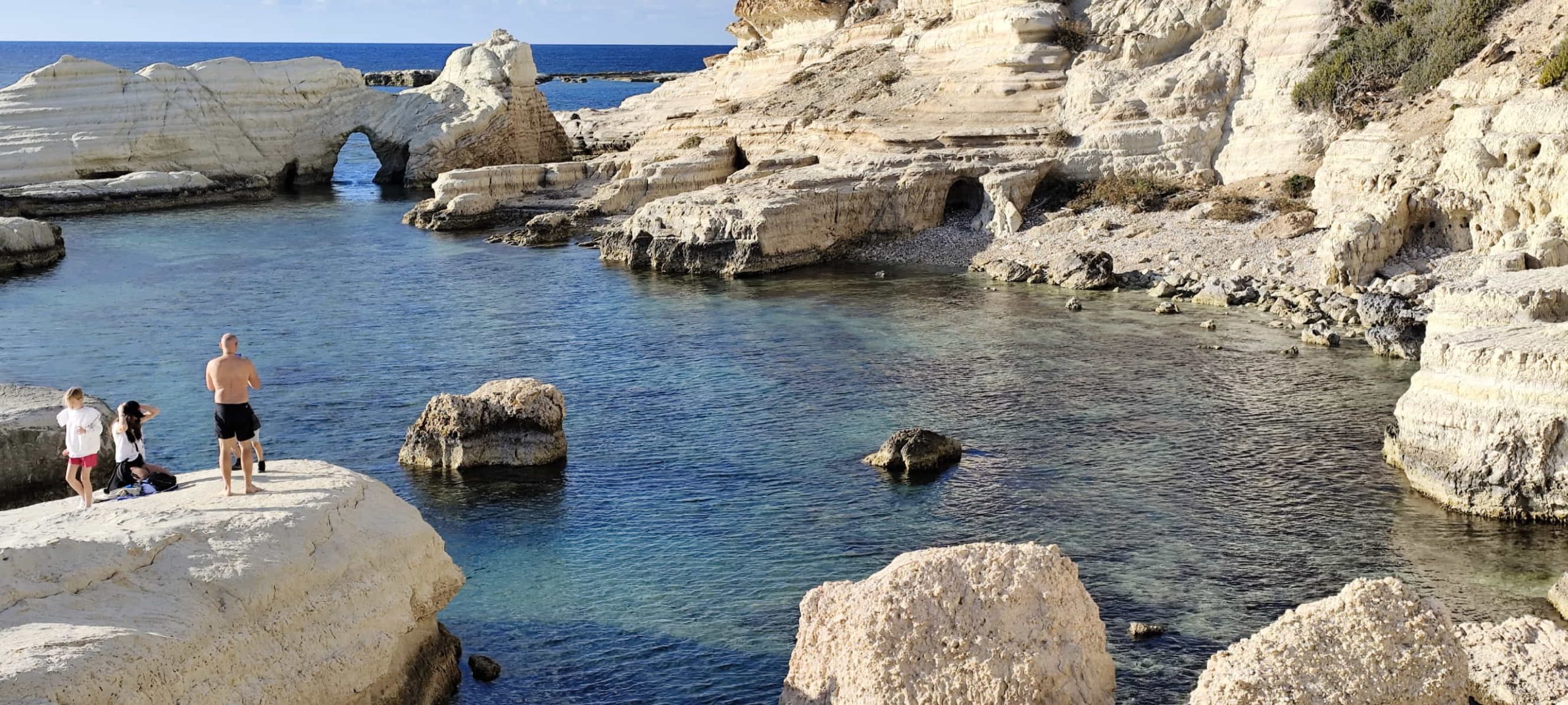 WHITE CLIFFS Sea Caves, Peyia