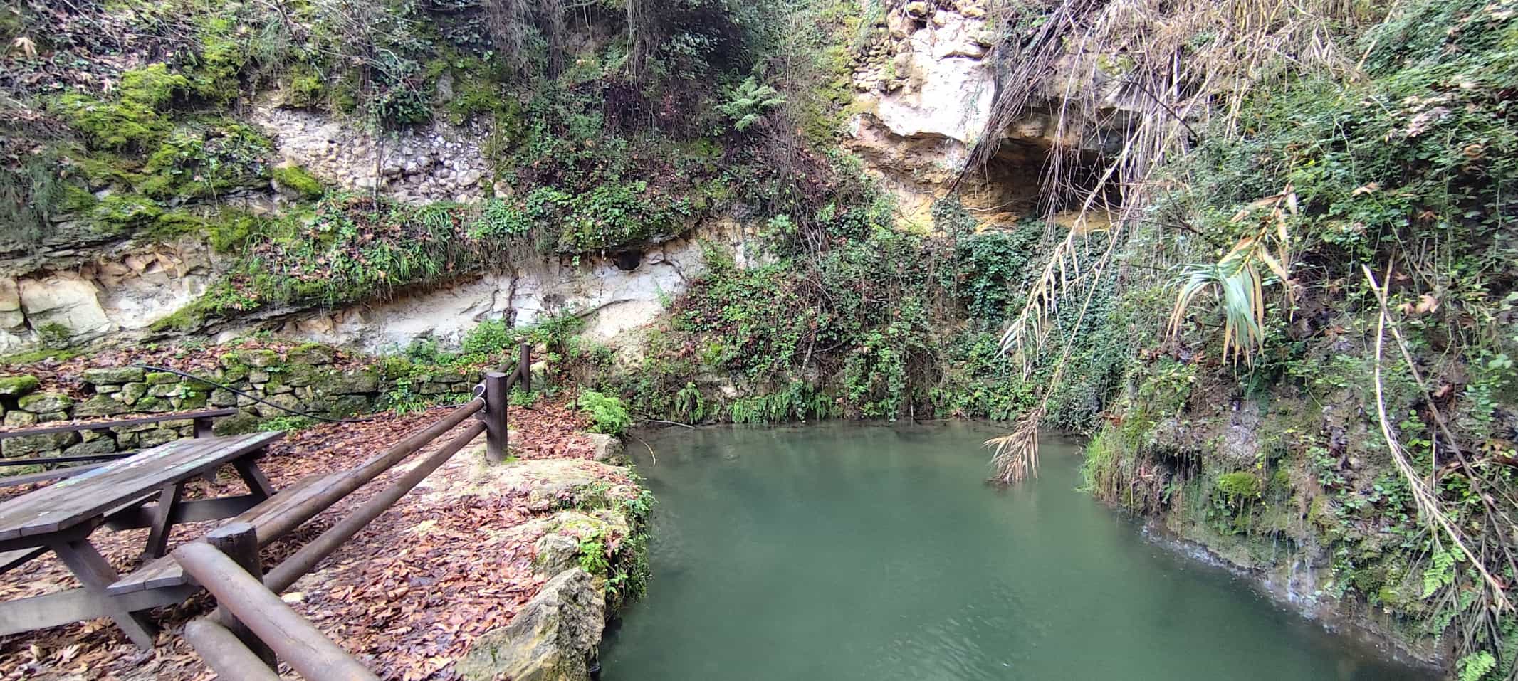 KRITOU TERA Kritou Tera